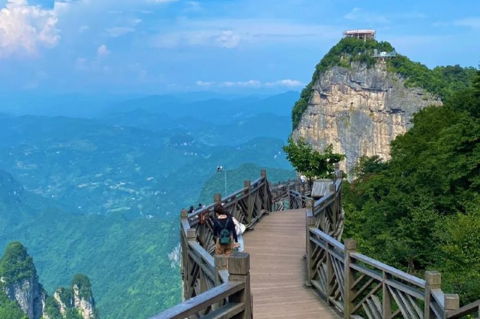 9D7N Magnificent Zhangjiajie Chansha | Fenghuang | Furong Town (CZC9)